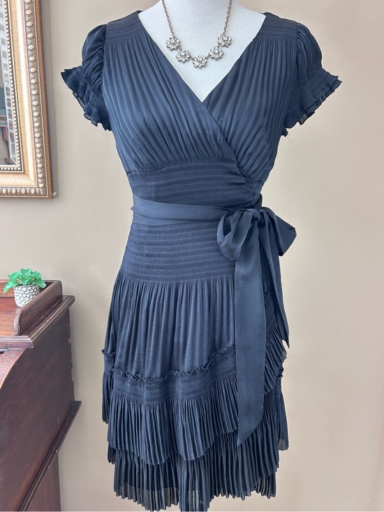 Diane Von Furstenberg Dresses & Skirts - Diane von Furstenberg Pamelot Wrap Dress Black Pleated Satin Short Sleeve Size 6
